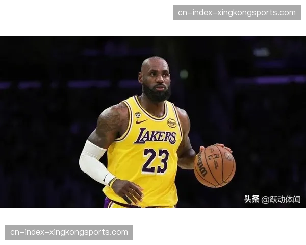 詹姆斯41岁高龄独撑残阵湖人 率队取得季后赛2-0领先优势